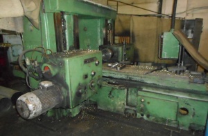 Продольно-фрезерный станок модели 6Г605