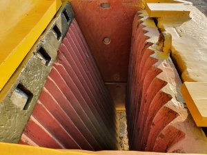 Щековая дробилка 400х900