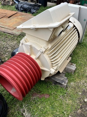 Электродвигатель, асинхронный,Р=200 кВт,1500 об/мин