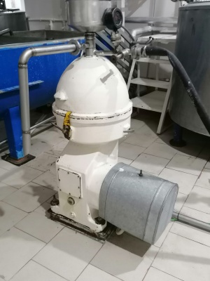 Молочное оборудование: холод.камера 100м3, ВТН-2,5(2шт), РПУ, ванна с перегородкой, ОСВ-4, СИПмойка, 5т емкость для молока,чиллер, сепаратор