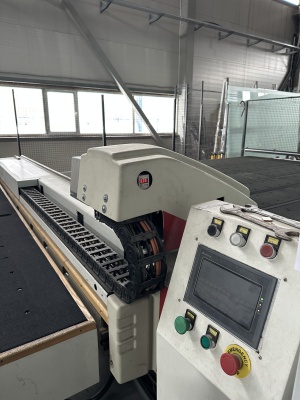 Линия резки стекла INTERMAC Genius 37 CT-A. Три стола - загрузки, раскроя и разлома