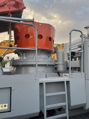 Конусная самоходная дробилка QH 331