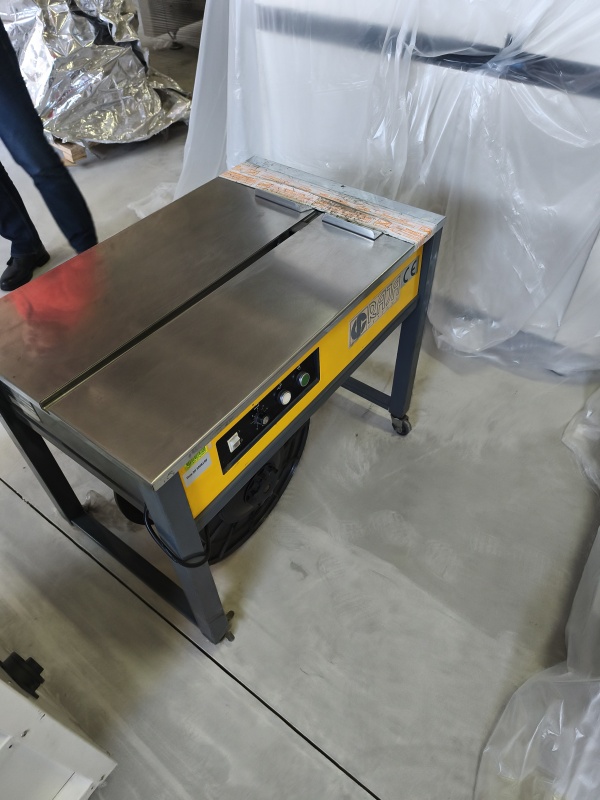 Полуавтоматическая стреппинг-машина