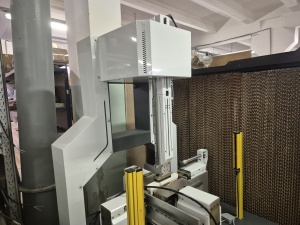 Полуавтоматическая машина для загибки клапанов на нестандартных коробках