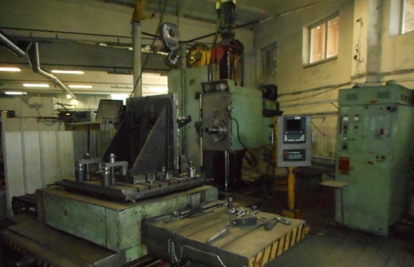 горизонтальный расточной станок модели 2А622Ф4