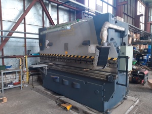 Продаётся листогибочный гидравлический пресс ПЛГ-125.32 (аналог гидравлического листогиба ИБ1431, усилие 125 тонн, длина гиба – 3200 мм)