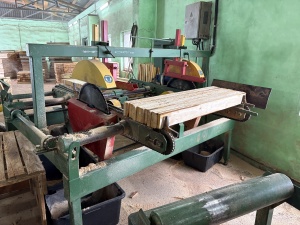 Линия пиления мелкотоварной древесины