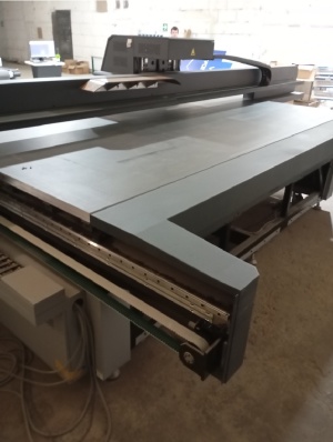 Ультрафиолетовый широкоформатный принтер Docan H3000RM