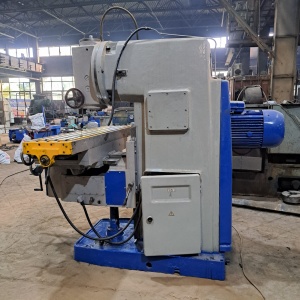 вертикально-фрезерный станок вм127М 1991