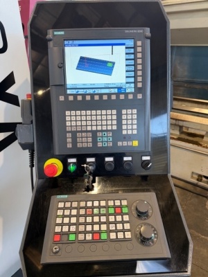 3-осевой вертикальный обрабатывающий центр HURON VX8 DNU