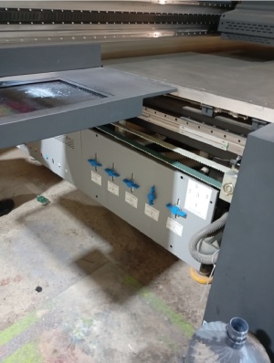 Ультрафиолетовый широкоформатный принтер Docan H3000RM