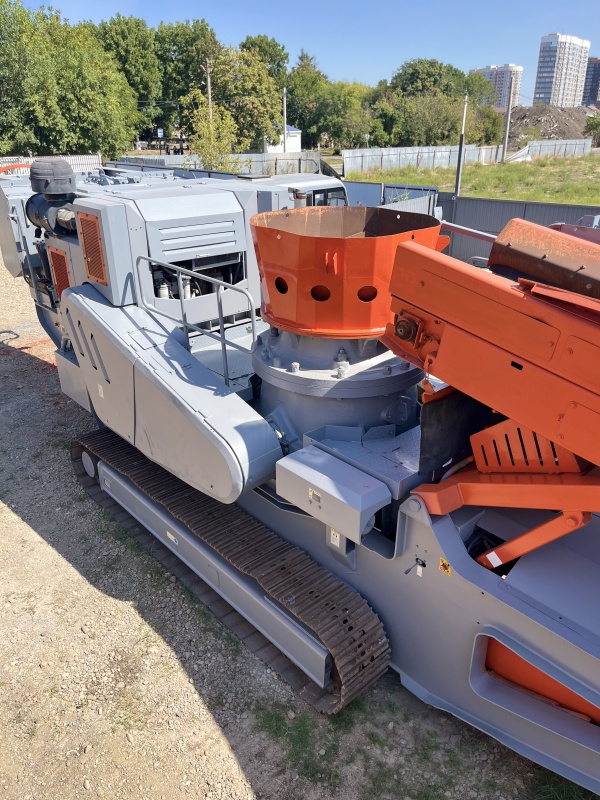 Конусная самоходная дробилка QH 331