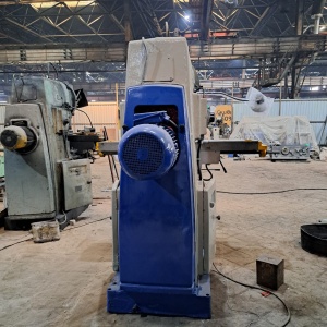 вертикально-фрезерный станок вм127М 1991