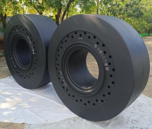 Цельнолитые высокопрочные шины SOLIDO для перегружателей