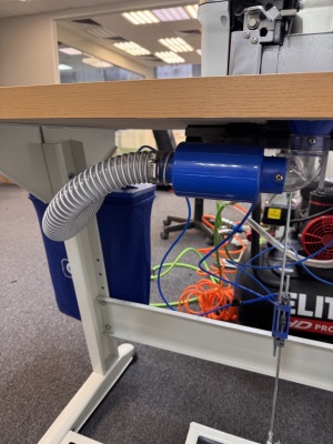 Оверлок четырехнитка JUKI с обрезкой нити, отсосом остатков ткани