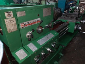 Токарно-винторезный станок SN 601 х 1500мм