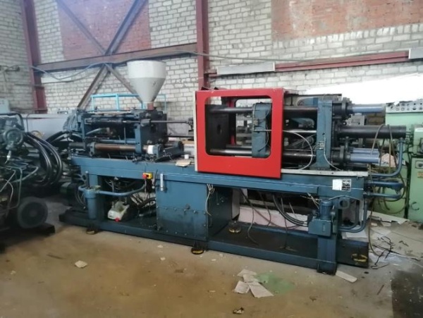 KUASY 400/100 термопластавтомат