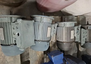 Электродвигатели 380 почти новые