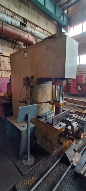 ПБ6330 гидравлический пресс на 100 тонн