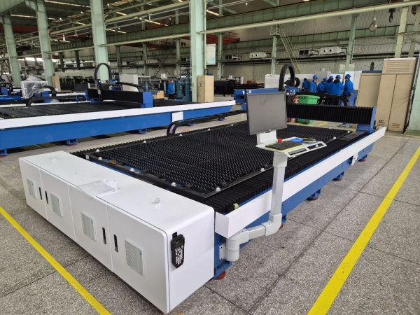 YAWEI Установка лазерной резки с ЧПУ HLA 1530
