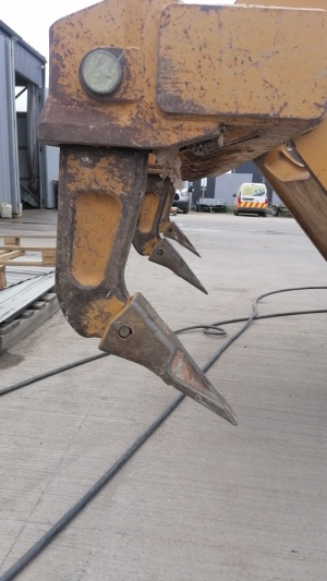 Коронки рыхлтителей бульдозеров