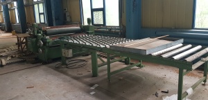 стол подающий приводной для плитных материалов