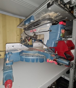 Комбинированная пила Bosch GTM 12 JL Professional со станиной