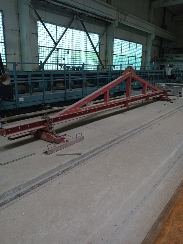 Грузоподъёмная траверса с технологическими зажимами (захватами) грузоподъёмность 6 тонн