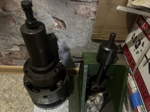 Головка резьбонакатная трапецеидальная 16хх4 Левая