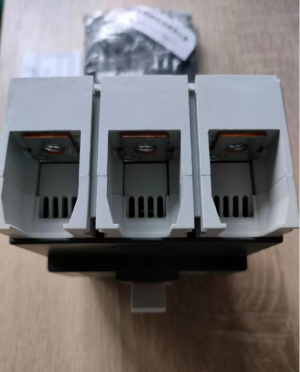 Выключатель силовой автоматический 3п A2C 250 TMF 200-2000 3p F F ABB 1SDA070336