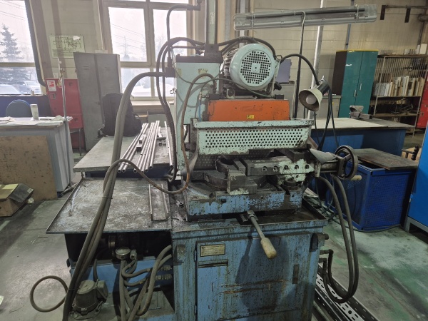 Отрезной полуавтомат по распиловке трубы Soco Machinery HVS-375AC