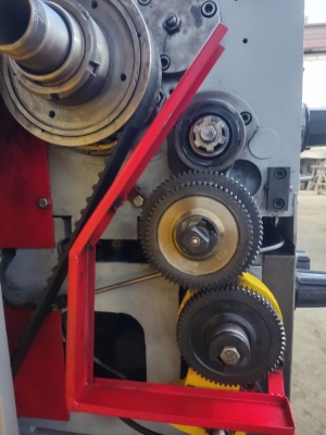 универсальный токарно-винторезный станок 16Б16