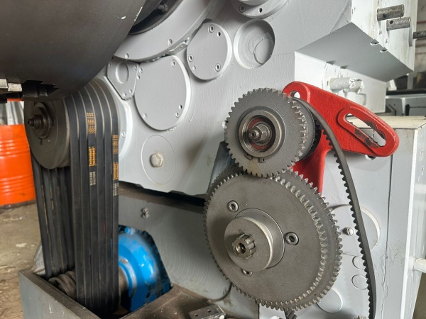 Станок токарно-универсальный трубонарезной С13МВТ, РМЦ - 6150мм