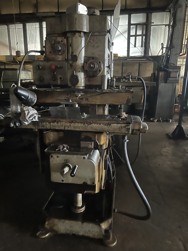 шпоночно-фрезерный станок 692Д