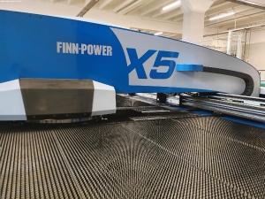 Револьверный координатно-пробивной пресс FINN-POWER X5