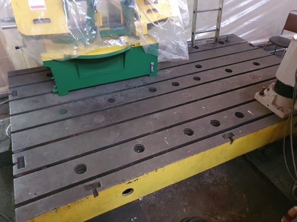 монтажная сборочная плита 2 х3.5 метра для сборки оборудования