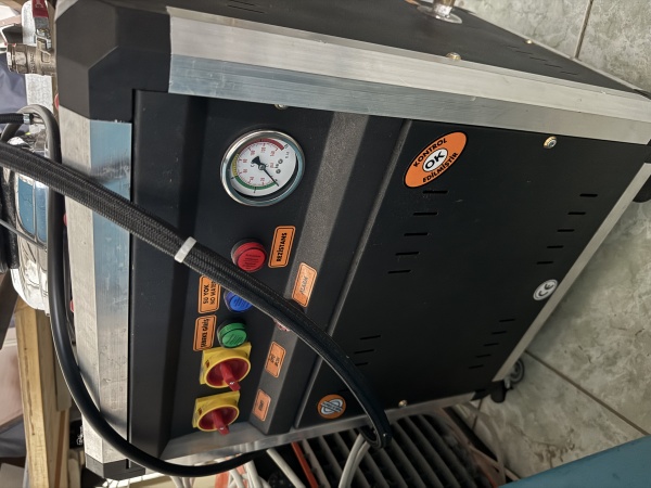 Парогенератор с утюгом на 10л Barelli 005A