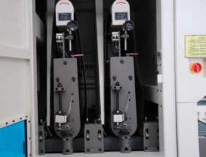 Шлифовальный станок по металлу с вакуумным подвижным столом и аспирацией