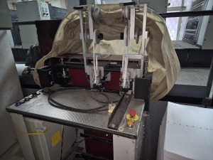 Машина для приклейки каптала Tecnograf Easy Band