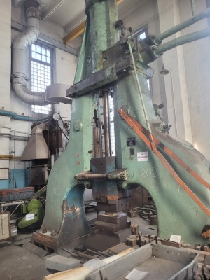 Молот ковочный штамповочный типа М2143. вес п.ч. - 2 тонны