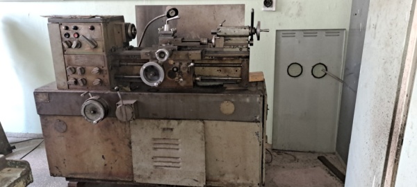 16Б05 токарно-винторезный станок