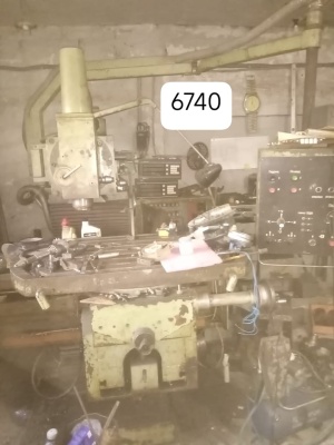 6740 универсально-фрезерный станок (размер стола: 800 х 400 мм)