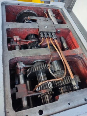 универсальный токарно-винторезный станок 16Б16