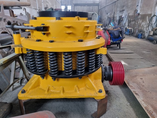 Конусная дробилка КСД-600