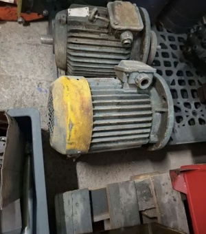 Электродвигатели 380 почти новые