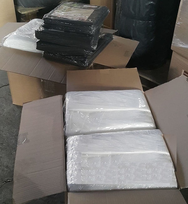 Услуги по размотке рулонных материалов и укладки в стопы по заданному метражу