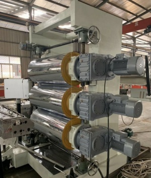 Плоскощелевой экструдер для ПП, ПС пленки (листа) полипропилен, полистирол