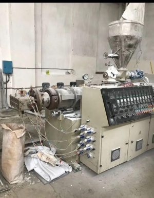 Линия производства погонажных изделий из ПВХ в комплекте с линией УФ покраски и дробилкой