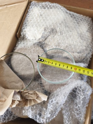 Лабораторная посуда, колбы, ёмкости, чашки петри, пробирки