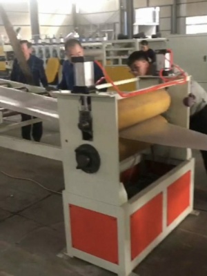 Плоскощелевой экструдер для ПП, ПС пленки (листа) полипропилен, полистирол